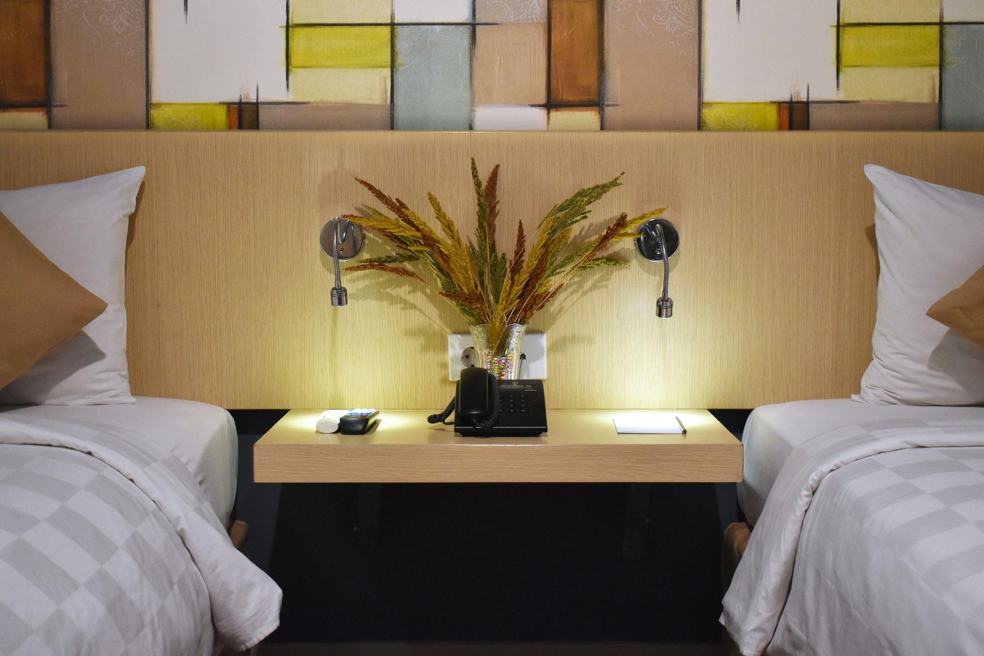 Hotel 88 Embong Malang Tunjungan Surabaya By Wh - Breakfast With The Best View On The Highest Floor And Strategic Location In The City Center Екстериор снимка