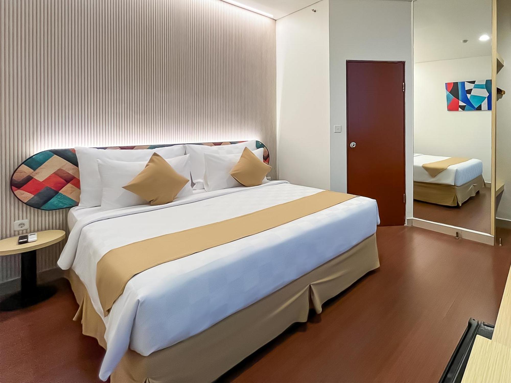 Hotel 88 Embong Malang Tunjungan Surabaya By Wh - Breakfast With The Best View On The Highest Floor And Strategic Location In The City Center Екстериор снимка
