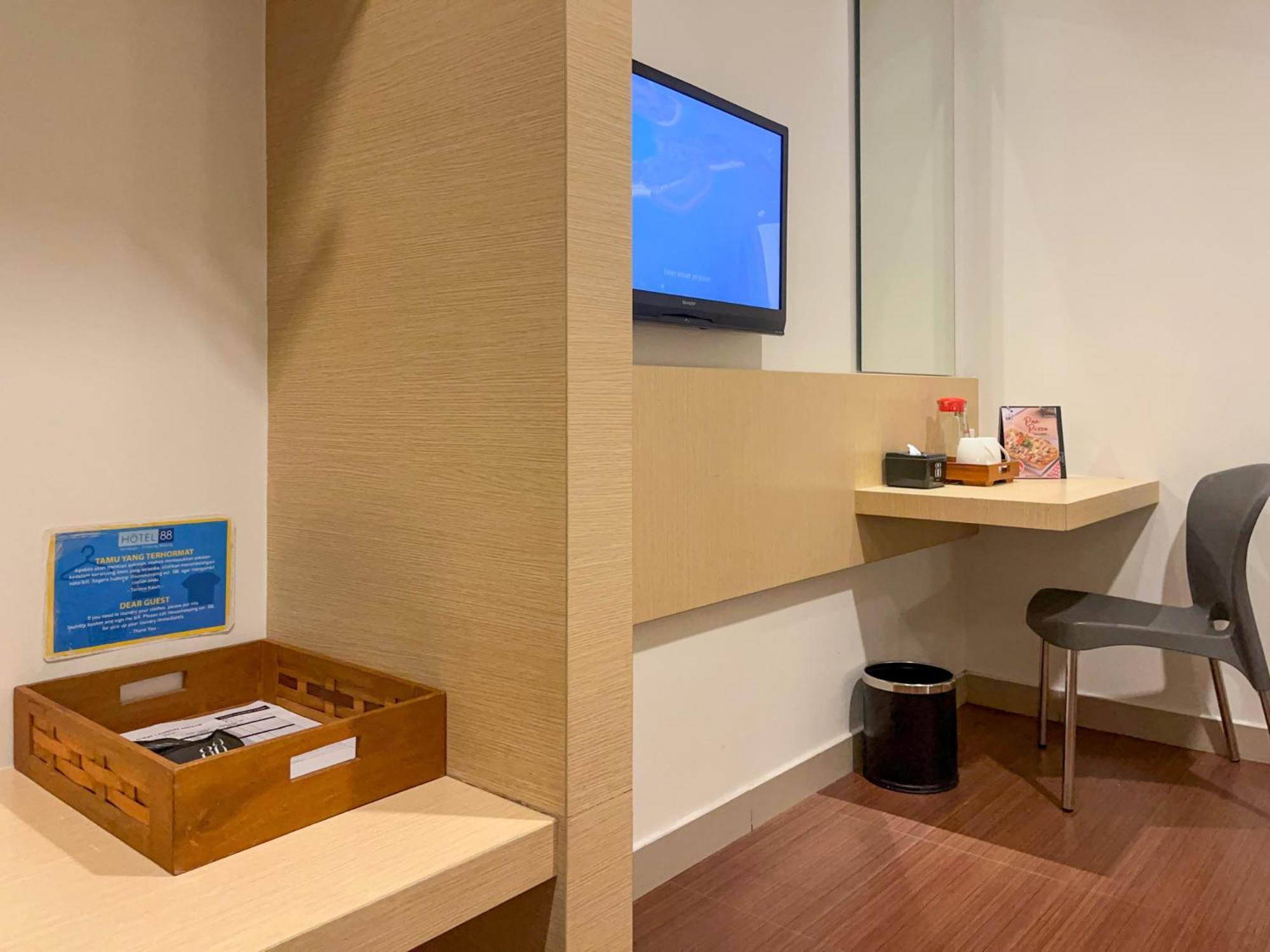 Hotel 88 Embong Malang Tunjungan Surabaya By Wh - Breakfast With The Best View On The Highest Floor And Strategic Location In The City Center Екстериор снимка