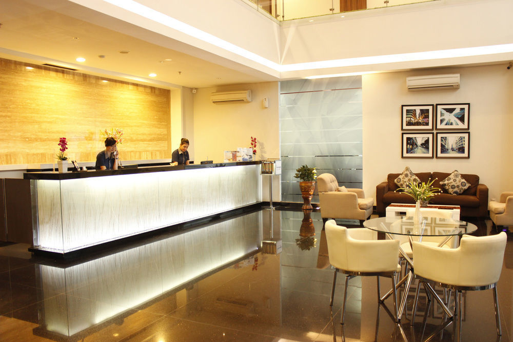 Hotel 88 Embong Malang Tunjungan Surabaya By Wh - Breakfast With The Best View On The Highest Floor And Strategic Location In The City Center Екстериор снимка