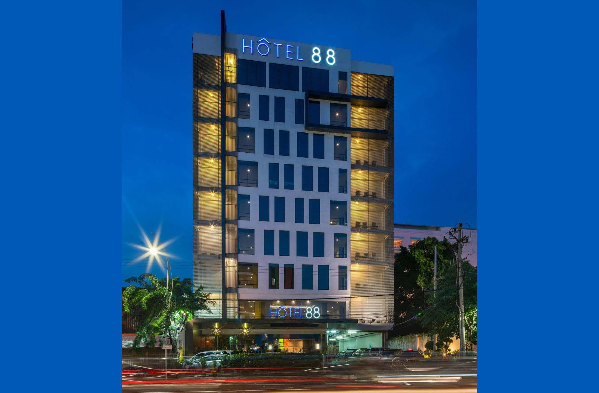 Hotel 88 Embong Malang Tunjungan Surabaya By Wh - Breakfast With The Best View On The Highest Floor And Strategic Location In The City Center Екстериор снимка